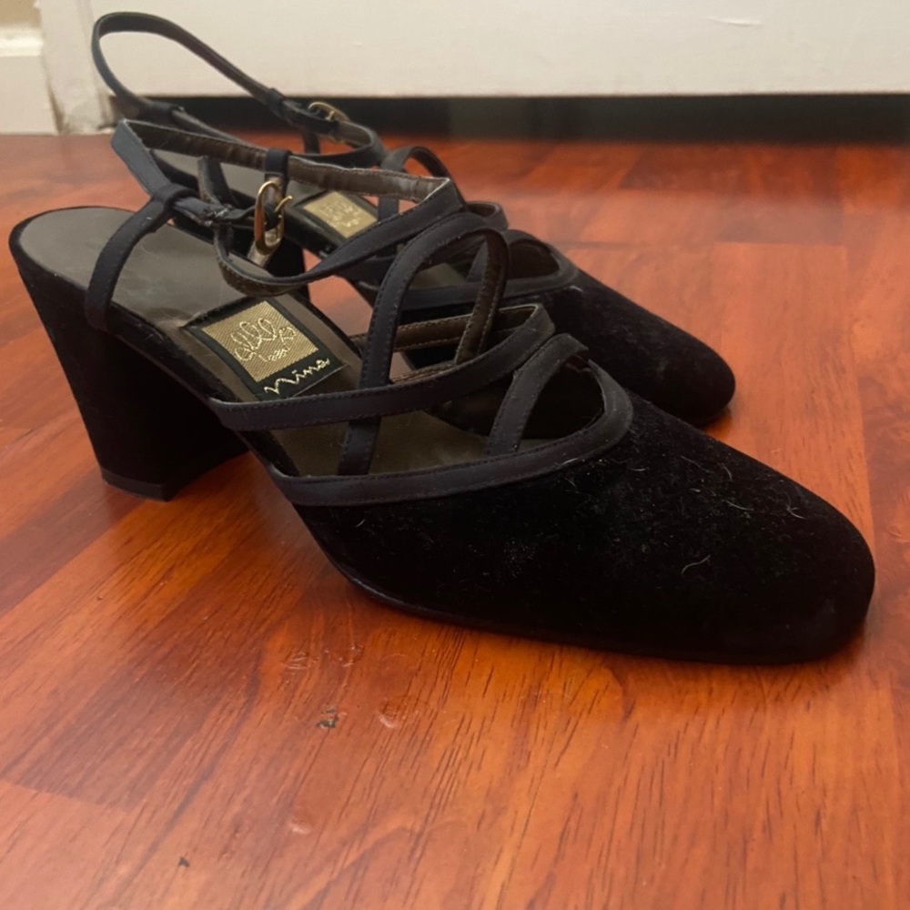 Dainty black velvet strappy block heels